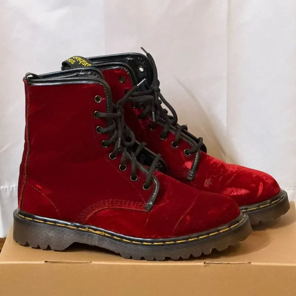 Vintage Red Velvet Doc Martens 8-Eye Boots - UK5 - Picture 1 of 12